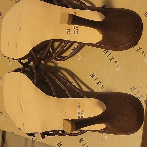 Heels - Picture 3 of 3